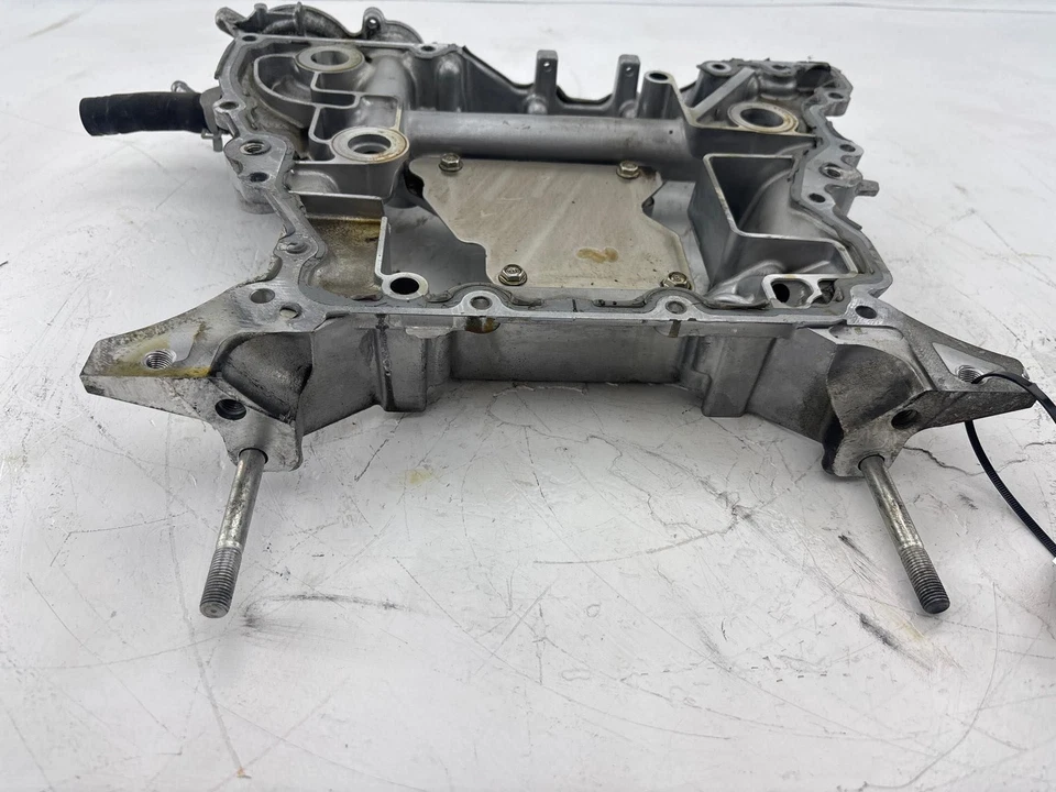 Subaru BRZ/Toyota GR86 2022-2023 cárter de aceite superior OEM Foto 4 de 4