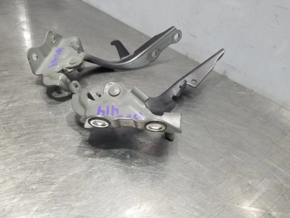 Juego de bisagras capó Toyota 4 Runner SR5 17 2017 Foto 4 de 4