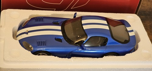 Dodge Viper GTS Blue 1:18 GT Spirit GT136