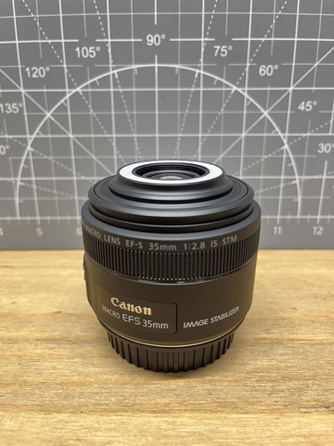 Canon EF-S 35mm f/2.8 Macro IS STM Lens with Built-in Macro Lite  - Bild 7 von 11