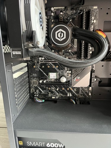 DeepCool Gaming PC. AMD A8-7600 Radeon @ 3.10GHz. 8GB. 500GB SSD. GTX750. WIN10 - Picture 9 of 12