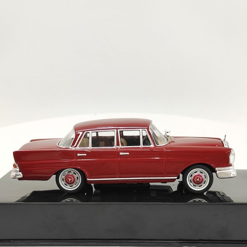 IXO 1:43 BENZ 220 SE 1959 Red Alloy Car Model - Picture 7 of 16