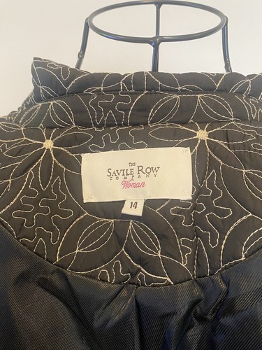 Gorgeous Women’s Jacket By The Savile Row Company - Size 14 - Picture 5 of 5