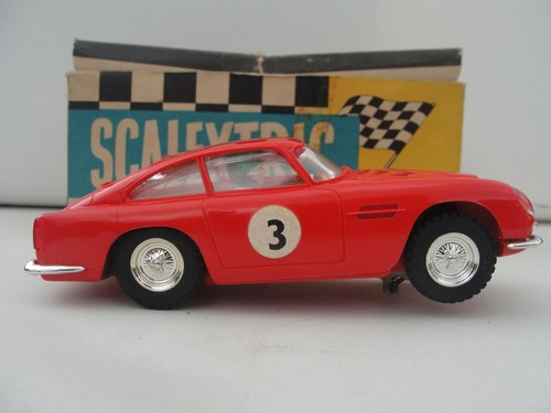 SCALEXTRIC ASTON MARTIN DB4 GT RED #3  C68 1:32 SLOT SLIGHTLY USED BOXED - Picture 2 of 11