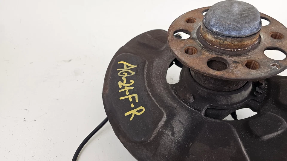 10-16 Mercedes W212 E350 E400 E550 Buje de nudillo de husillo delantero derecho OEM Foto 4 de 4