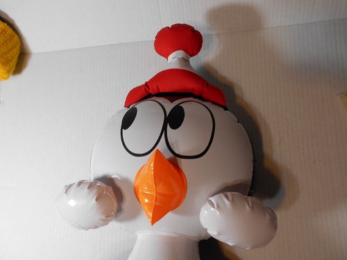 De colección Chilly Willy Penguin 24" Inflable Walter Lantz Universal Studios 1999 - Imagen 4 de 9