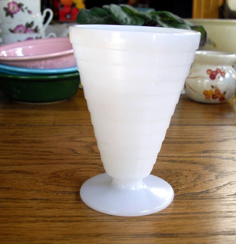 Vintage Hazel Atlas Platonite Moderntone White Milk Glass Cup