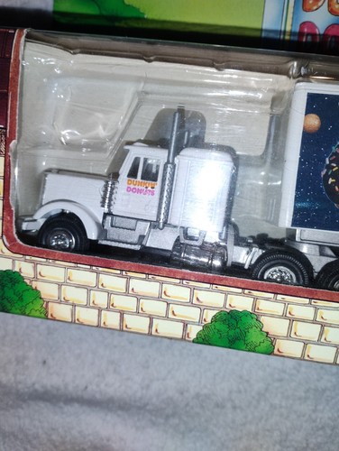 Dunkin' Donuts Tractor & Trailer Truck 1995 O & O27 Gauge Die Cast New in Box - Picture 8 of 9