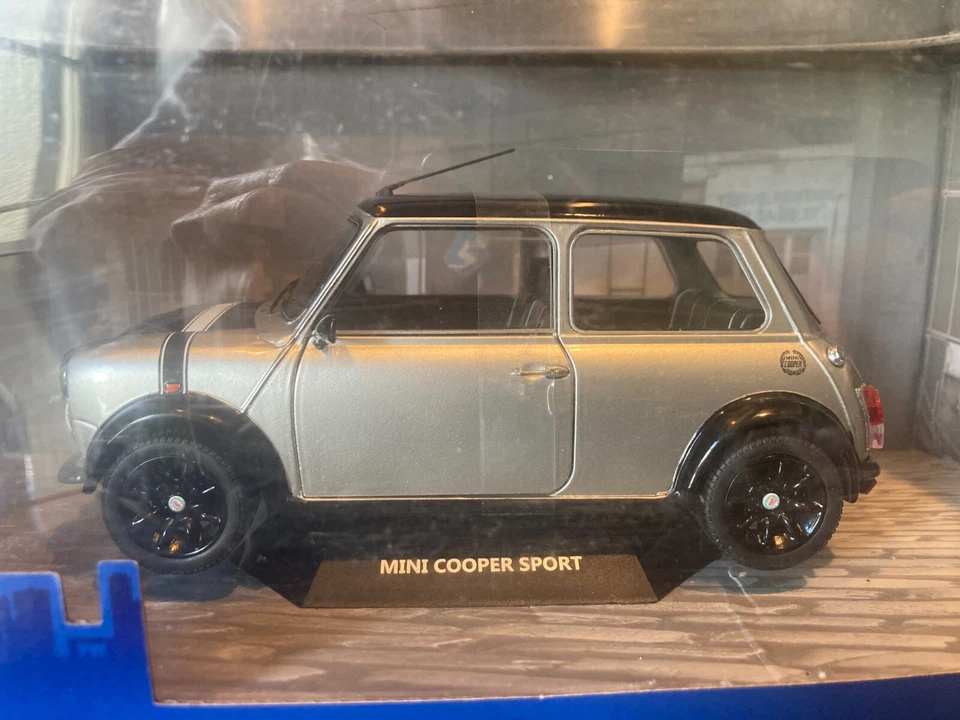 MINI COOPER SPORT SILVER 1998 SCALE 1/18 SOLIDO - Photo 2/4