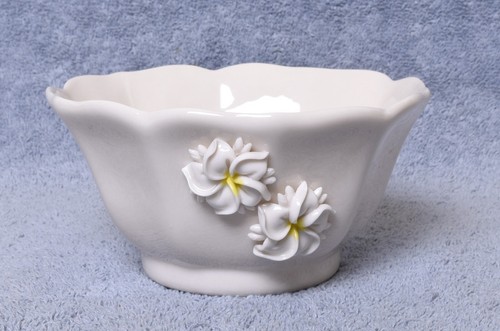 Dorothy Okumoto Porcelain Hawaii Small Bowl