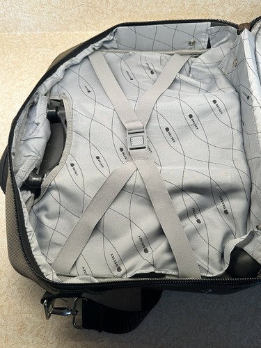 Delsey Wheeled Luggage Lightweight Laptop Carryon Rolling Green Multiple Pockets - Picture 8 of 13