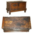 ANTIQUE 18TH CENTURY SIX PLANK HEAVILY BURRED CHESTNUT WOOD TRUNK CHEST
