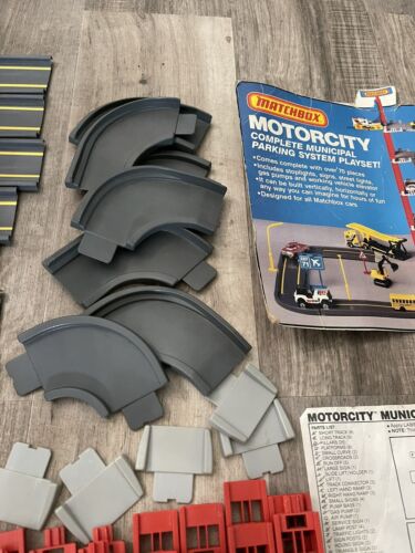 Vintage 1989 Matchbox Motorcity Municipal Parking Toy Track Set Garage City Nice - Picture 6 of 12
