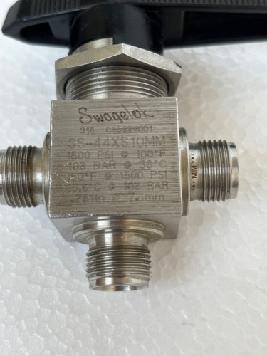 SWAGELOCK SS-44XS10MM 1500.PSI 103.BAR 3WAY BALL VALVE - Picture 2 of 8