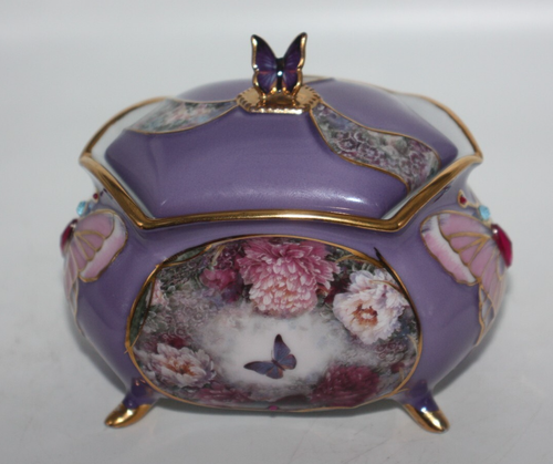 Boîte à musique ailes enchantées Lena Liu ailes d'amour porcelaine violette Ardleigh 2002