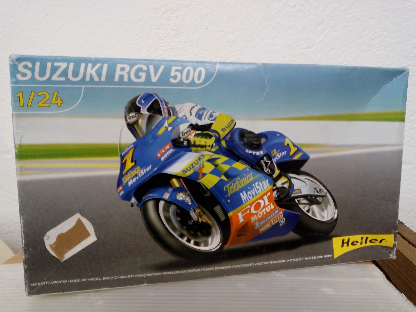 Suzuki rgv500, 1991 súper modelo 1 24, original Heller New Kenny Roberts Suzuki rgv500, rgv500, rgv500, 1991 súper modelo 1 24, original Heller New Kenny Roberts primera reputación de los clientes primero