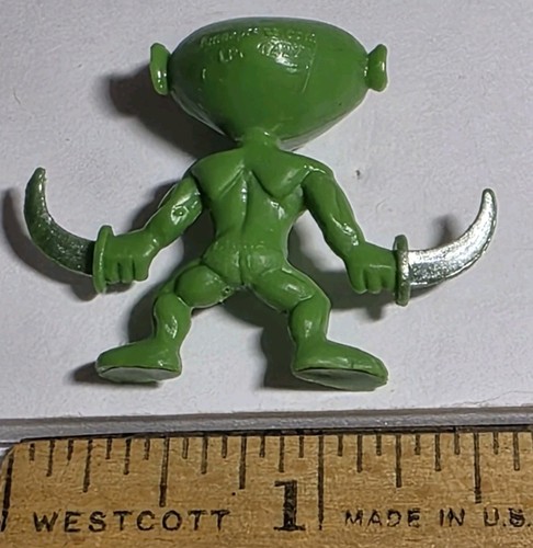 Mini Alien Warrior with knives 1" Figure plastic - Picture 2 of 2