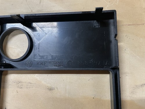 VW T4 VOLKSWAGEN TRANSPORTER Eurovan 1996 2003 ASHTRAY SURROUND TRIM 7D1858197A - Picture 3 of 3