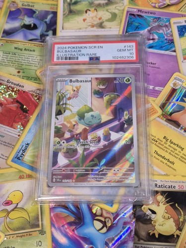 Illustrazione Bulbasaur Rara 143/142 PSA 10 Gemme Ottime Condizioni Pokemon Corona Stellare - Foto 1 di 3