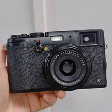 FUJIFILM Fuji X100S Black 16.3MP Compact Digital Camera English - 95% New