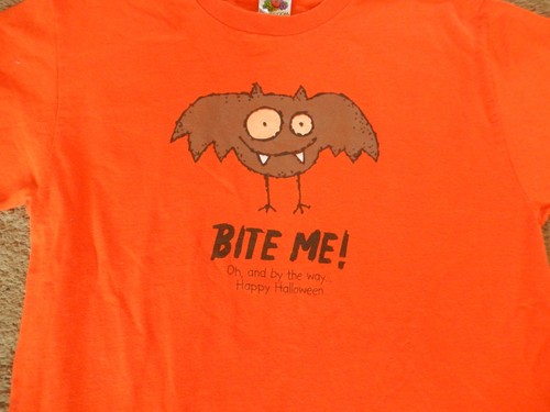 Maglietta Halloween Pipistrello "Bite Me" Happy Halloween TAGLIA MEDIA NUOVA SENZA ETICHETTE - Foto 2 di 6