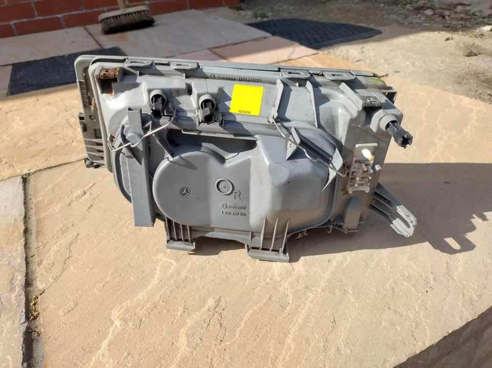 Farol lateral de passageiros Mercedes Benz 190e 1992 - Imagem 2 de 4