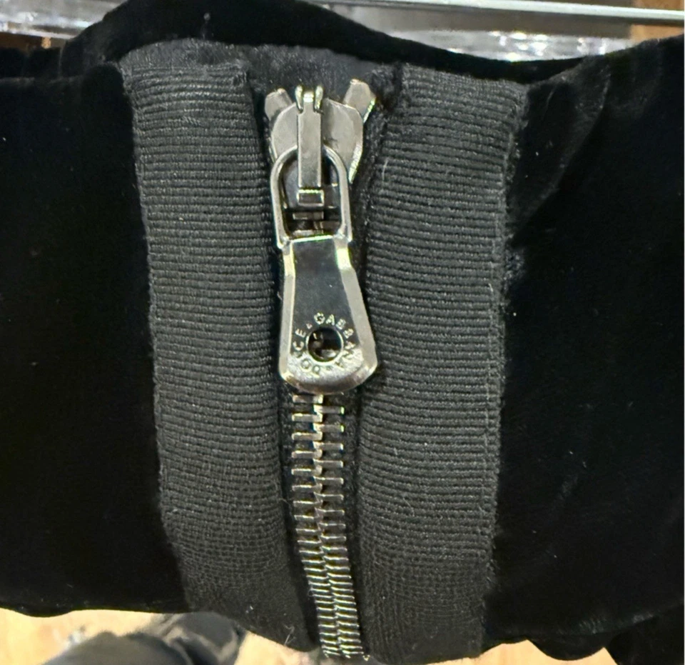 Falda Dolce & Gabbana Terciopelo Aplastado Negro Línea A, Talla 42 (IT) Foto 2 de 4