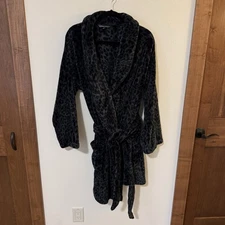 Victoria’s Secret Soft Cozy Plush Black Leopard Print Short Robe M/L
