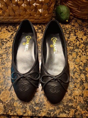 Chanel Black Quilted Leather CC Logo Classic Cap Toe Ballet Flat Shoe Slipper 37