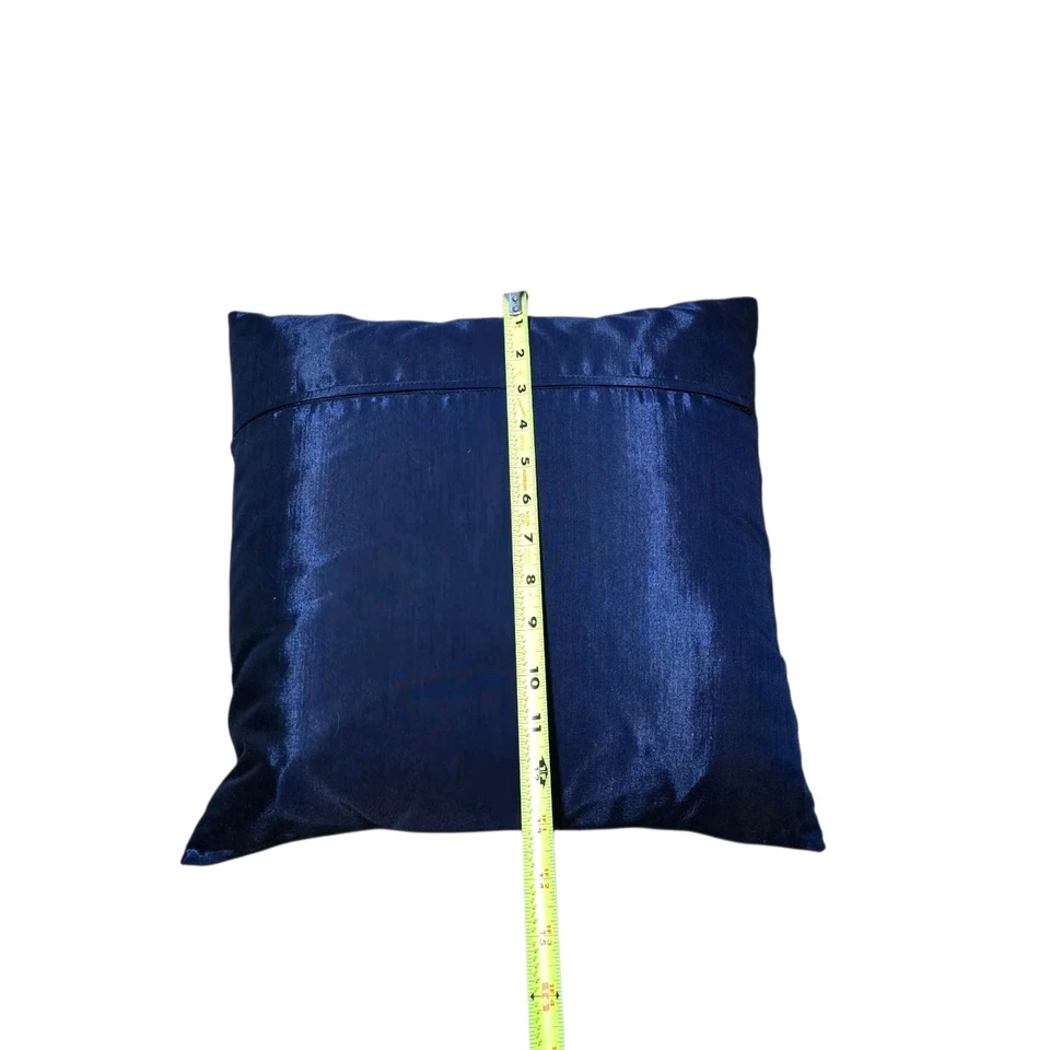 Almohada de tapiz de elefante adornado azul bordado con lentejuelas Foto 3 de 4