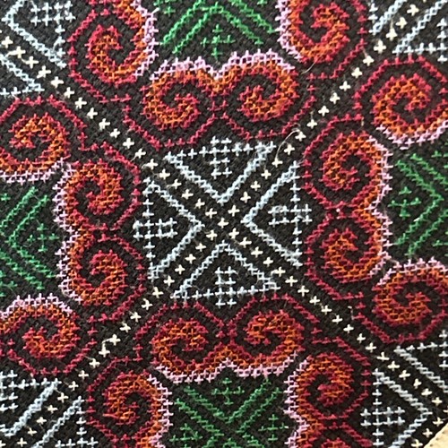 Vtg Pillow 1980's Petit Point Cross Stitch Pink Black Red Green 15 x 15 Square - Picture 2 of 14