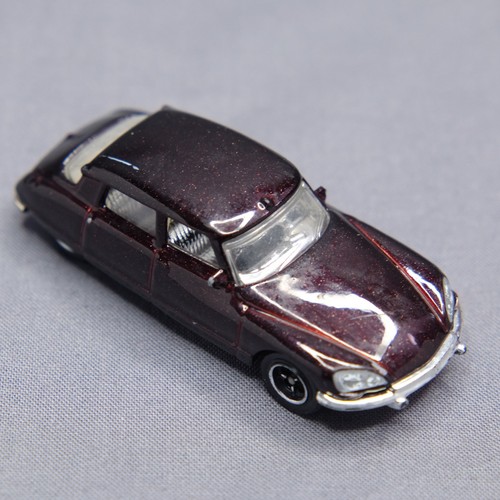 Matchbox 1968 Citroen DS Diecast Auto lila