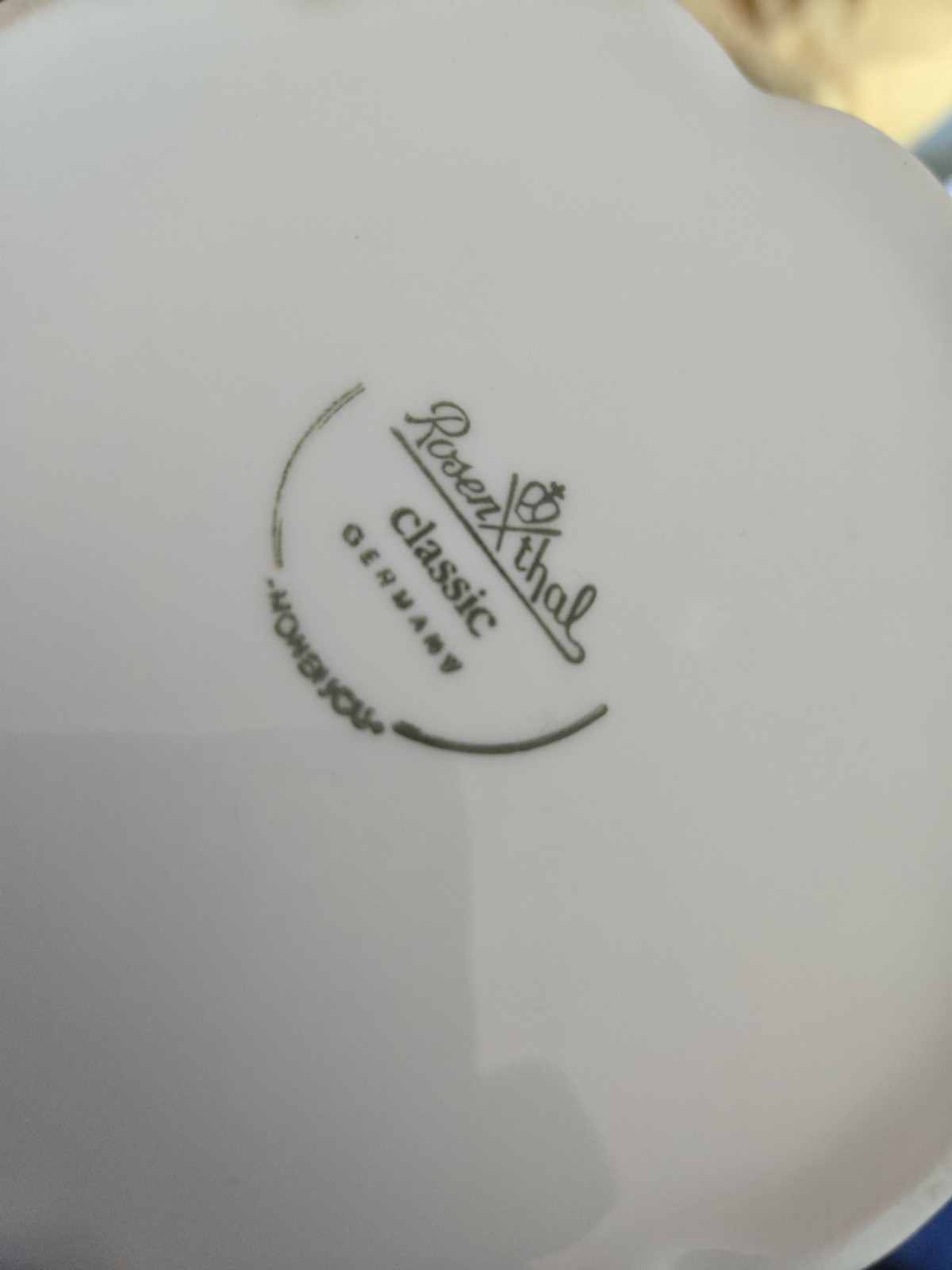 Rosenthal Classic Rose Monbijou Porzellan Kaffeekanne Kanne 1,45 L Weiß