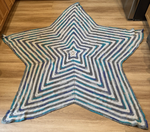 Large Hand Crochet Knit 5-Pointed Star Shaped Blanket - 80"x80" Blues and Grays - Picture 2 of 6