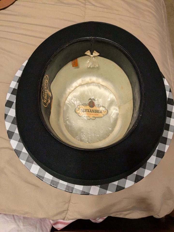 DERBY FEDORA NEGRO TALLA PEQUEÑA Diseñado por ALEXANDER  Foto 3 de 4