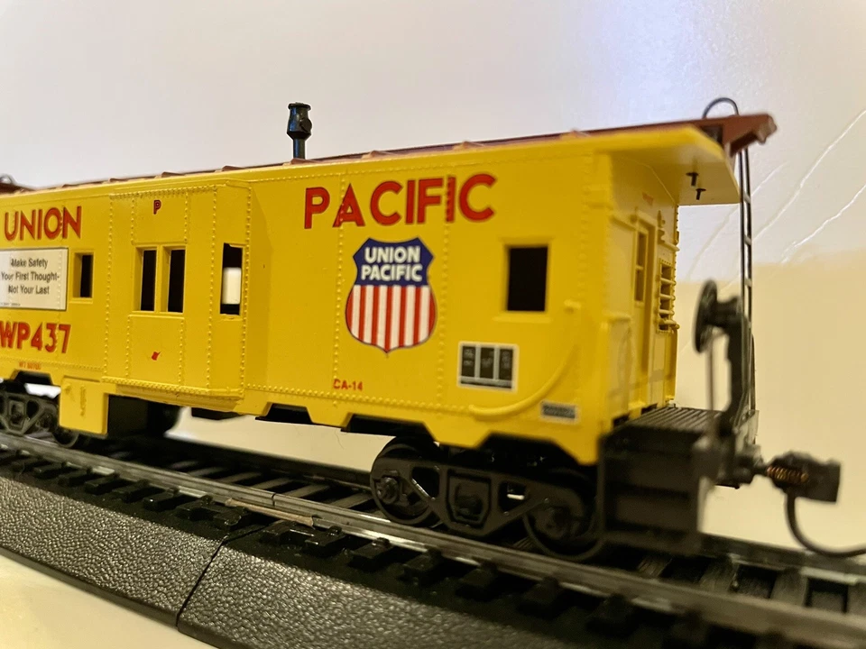 HO Athearn Edición Especial Union Pacific Bay Ventana "Seguridad" Caboose WP 437 (t) Foto 4 de 4