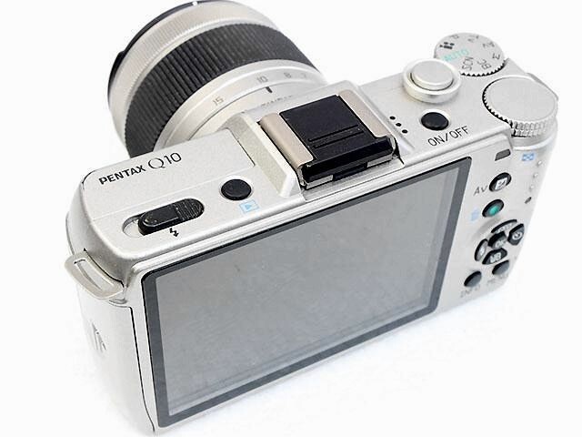 PENTAX Q10 ホワイト　レンズ2本(5-15mm、15-45mm)付き Pentax Q10 + 5-15mm + 15-45mm 2Lens w/Box from Japan Tested