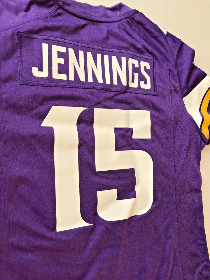NUEVO CON ETIQUETAS-CAMISETA LOCAL MUJER NIKE MINESOTA VIKINGS GREG JENNINGS (M) $95 (AUTÉNTICA) Foto 4 de 4