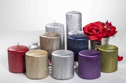 BRUSHED METAL EFFECT PILLAR CANDLES IN GOLD / GOLDEN COLOUR - Picture 3 of 11