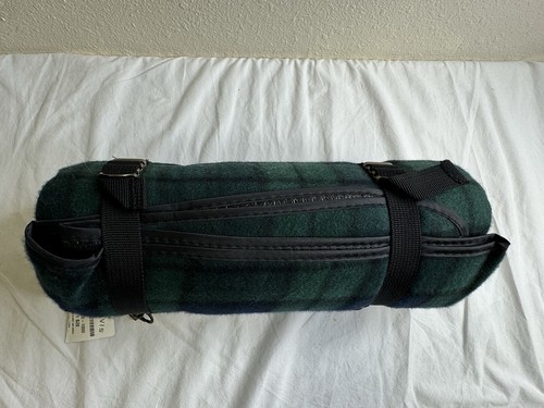Orvis Green Black Plaid Throw Blanket Roll Up Handle Water Resistant Backing NWT - Picture 4 of 6