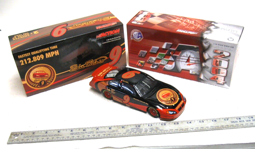 2004 ACTION  1/24 BILL ELLIOTT #9 MILESTONES INTREPID NASCAR COLLECTIBLE CAR - Picture 1 of 3