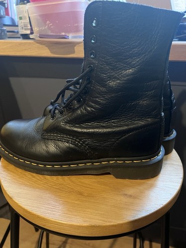 Dr Martens Soft Leather Boots Black Size 7 EU 41. Good Condition. - Picture 2 of 7