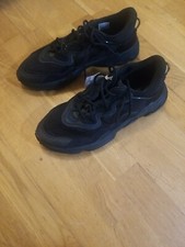 Adidas Ozweego Black Carbon 2019 Sz 10.5 W/ 3 Pairs of New Socks.