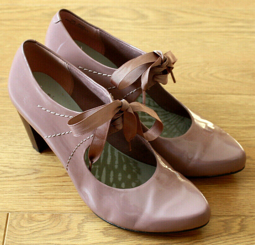 Clarks COUNTRY REVEL Ladies Nude Patent Leather Court Heel Shoes UK 5.5D EU 38.5 - Picture 3 of 12