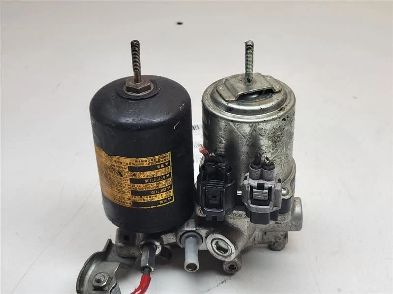 Toyota Prius 2013 refuerzo de freno 47470-47050 Foto 2 de 4