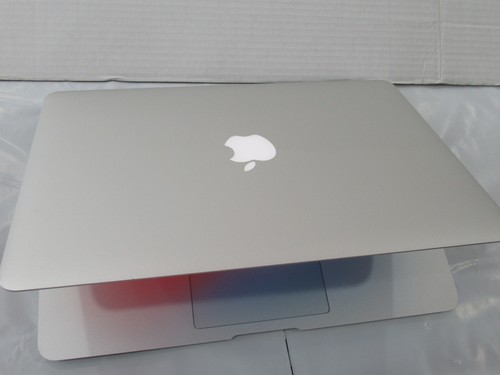 Apple MacBook Air 13" Early 2015 Core i5 1.6GHz 8GB RAM 128ssd - Picture 6 of 6