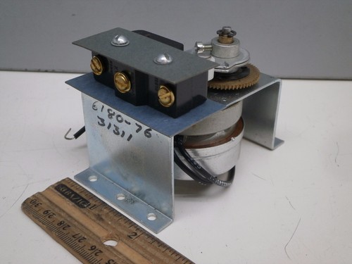 Temporizador de ciclo de 12 minutos Interruptor de tiempo ENCENDIDO y APAGADO cada 12 minutos - 20A 3/4HP, 125-480V - Imagen 3 de 5