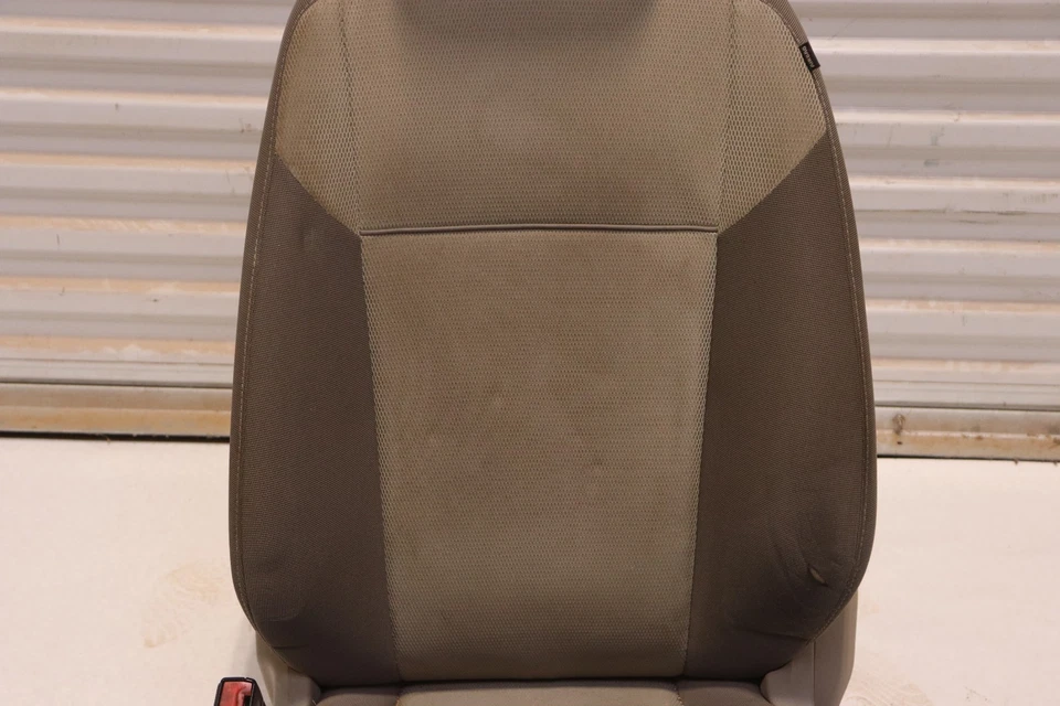 Ford Focus 2012 sedán delantero izquierdo lado del conductor gris tela manual OEM Foto 3 de 4