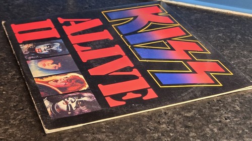 KISS Alive II 2xLP W/ Booklet Tattoo Sheet Merch Form Sleeves NEAR MINT RECORDS - Foto 15 di 17