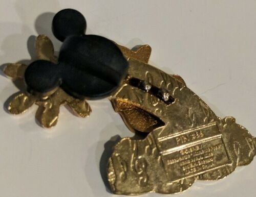 Disney pin Magical Musical Moments Up Down Touch the Ground Winnie the Pooh Song - Picture 2 of 2